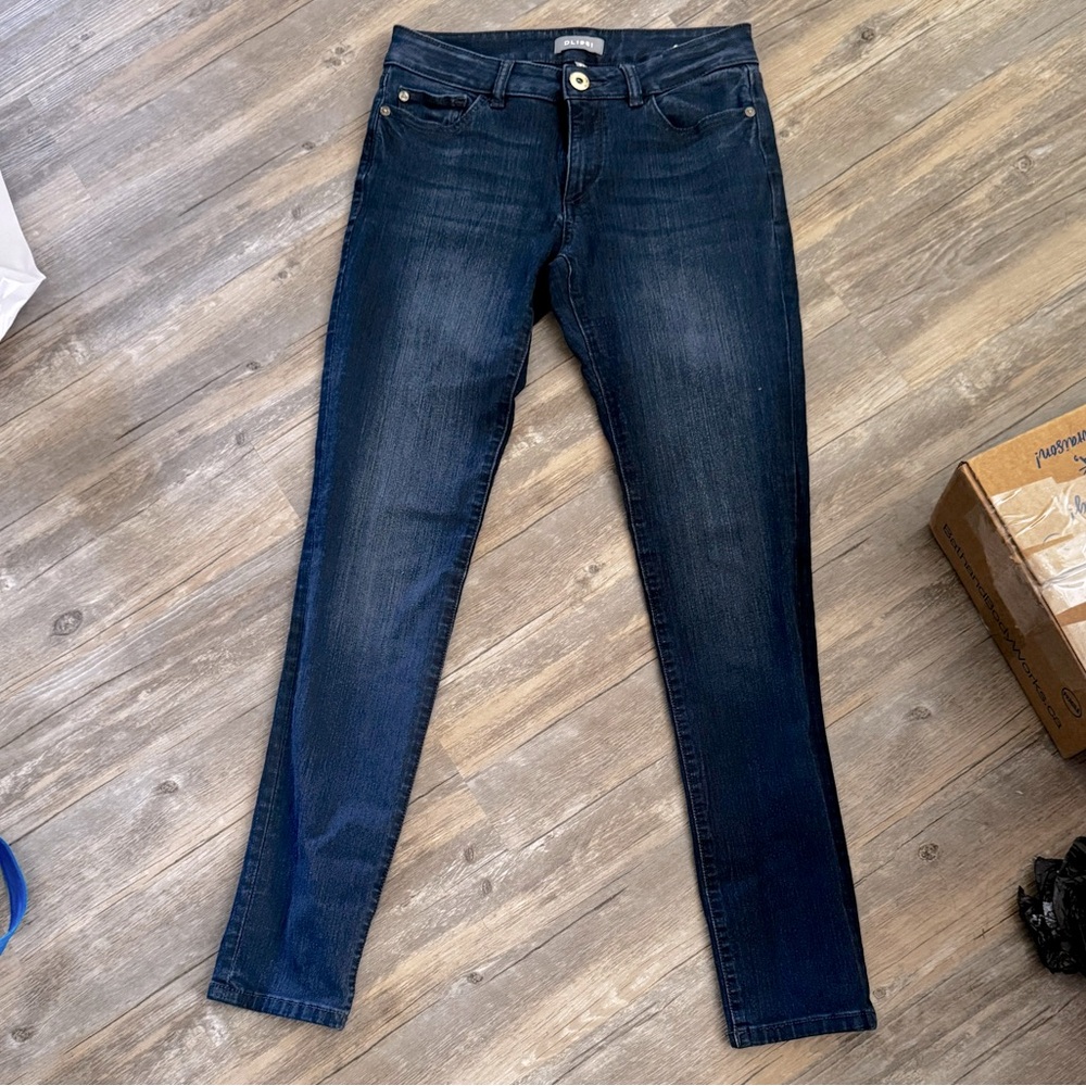 DL1961 jeans. Style is Camila skinny Moscow